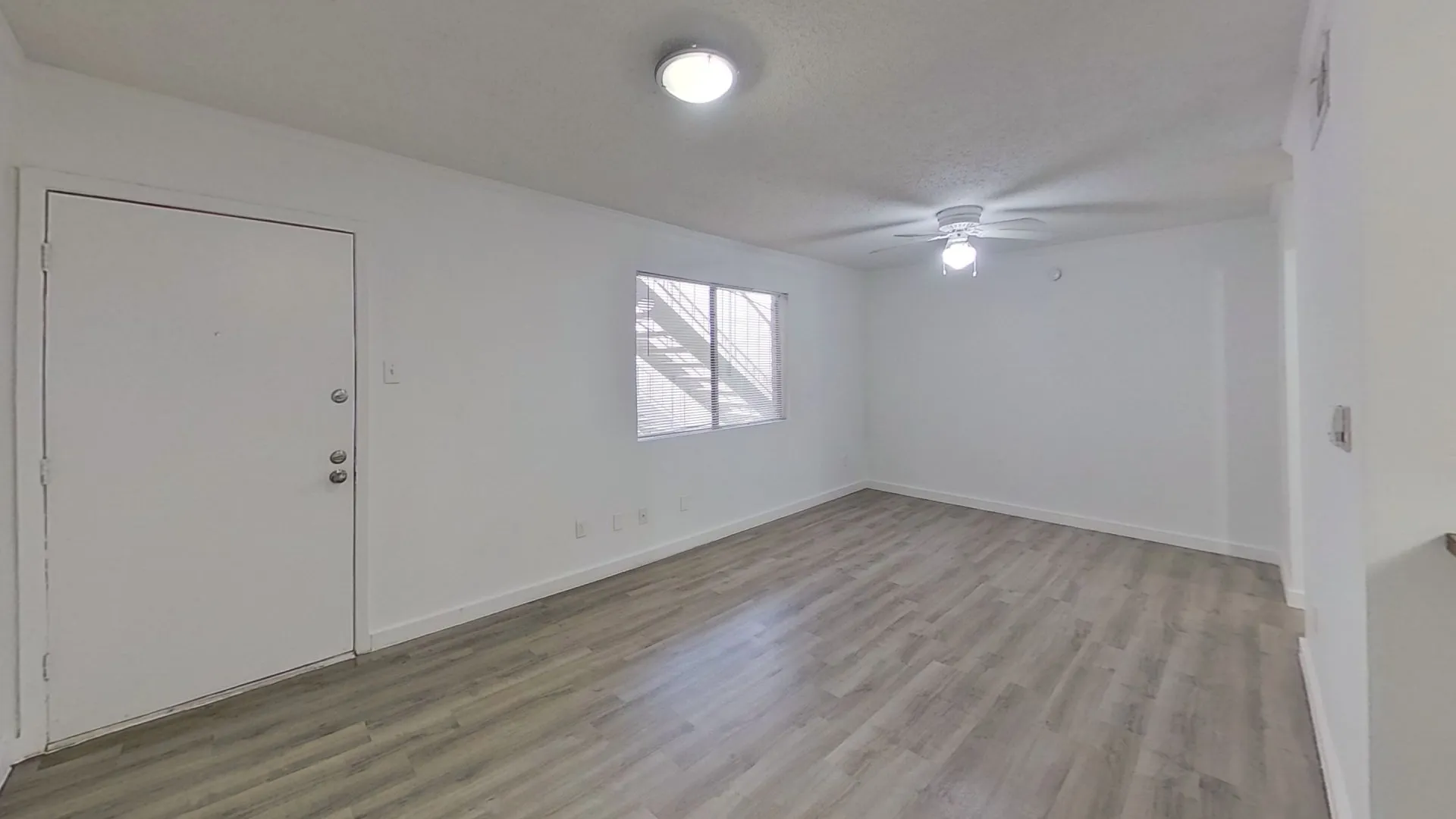 24Flats-Efficiency-LivingRoom-1920w